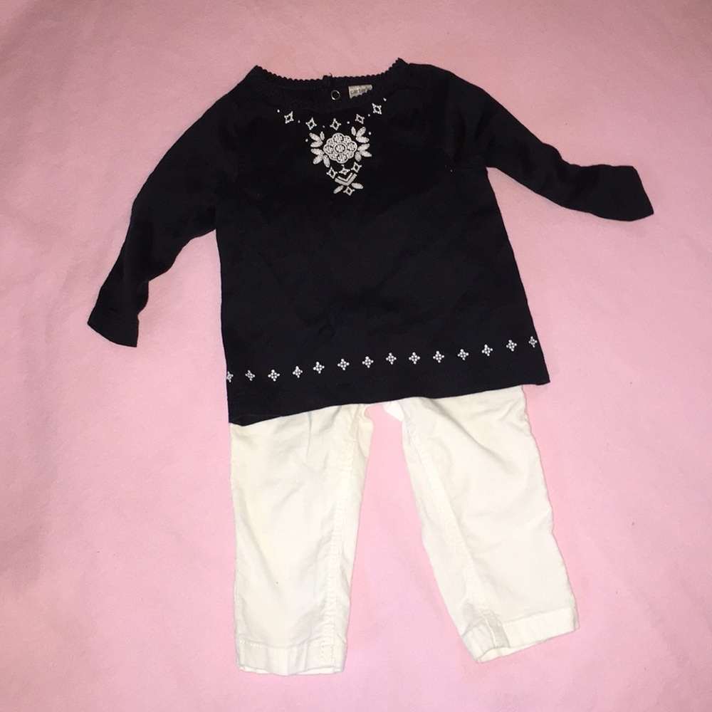 Carter’s black and white outfit